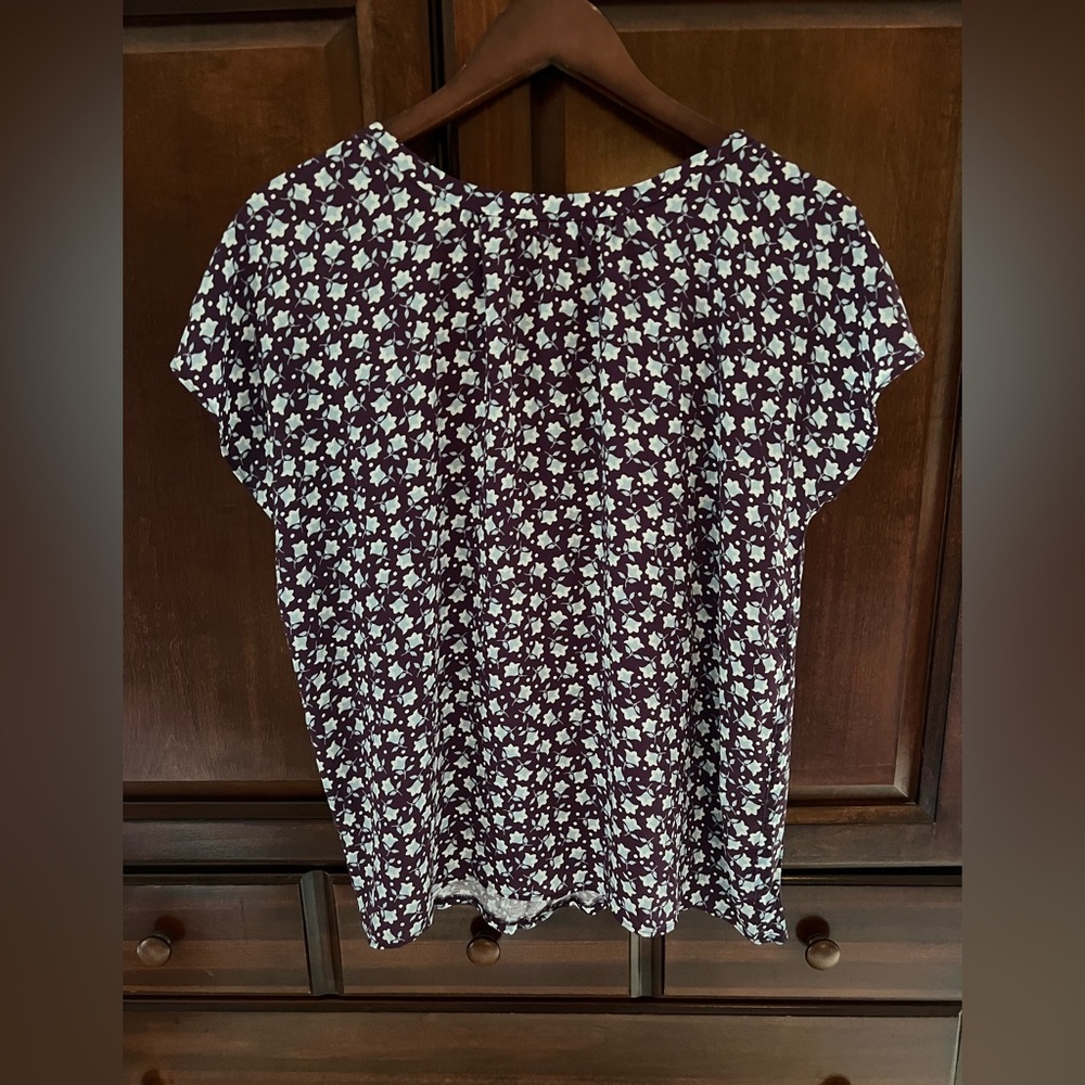 LOFT short sleeved top, size M